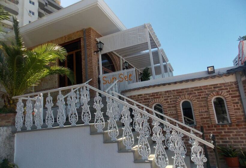 فندق Sunset Suites