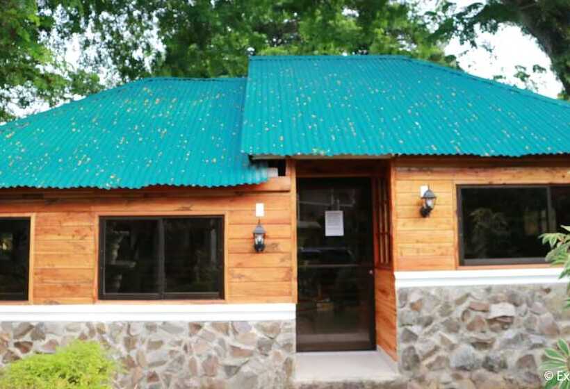 בית מלון כפרי Villa Paraiso Resort & Apartelle