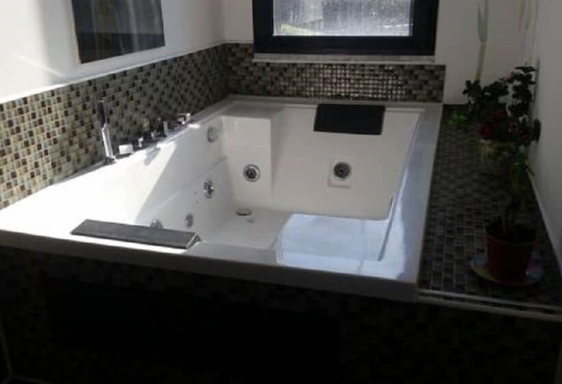 호텔 Airport Relax Mama