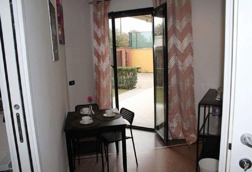 호텔 Airport Relax Mama