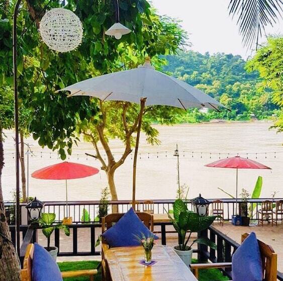 בית מלון כפרי Anisa Mekong Riverside Villa