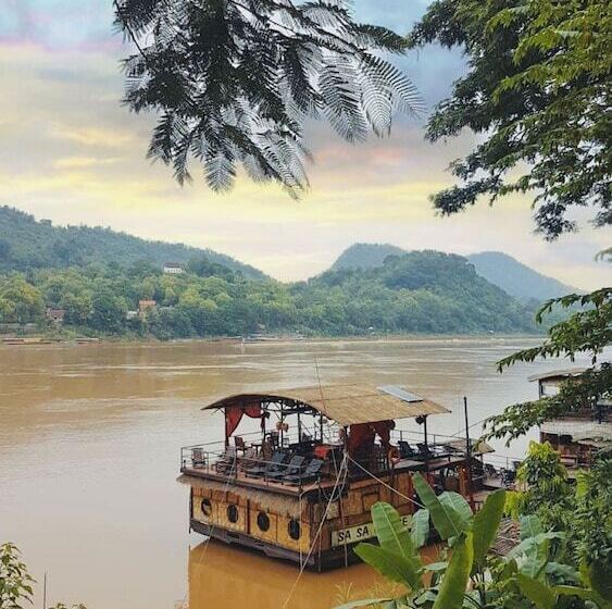 בית מלון כפרי Anisa Mekong Riverside Villa