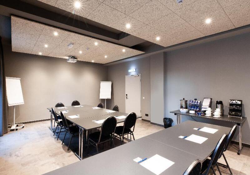 ホテル a&o Frankfurt Ostend