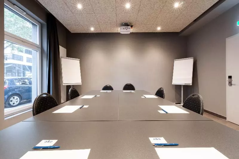 ホテル a&o Frankfurt Ostend