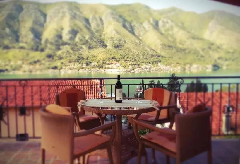 هتل Apartments Lazarevic