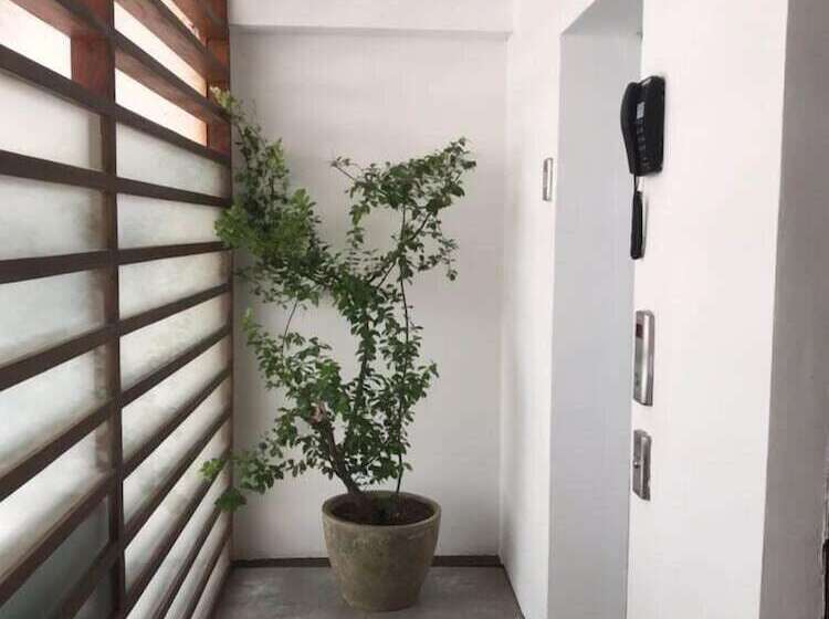 Hotel Crown Properties