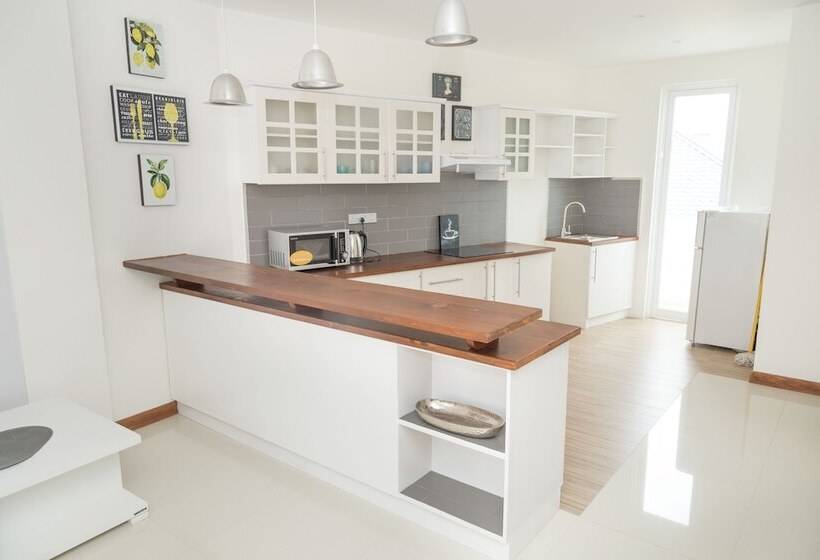 Hotel Crown Properties