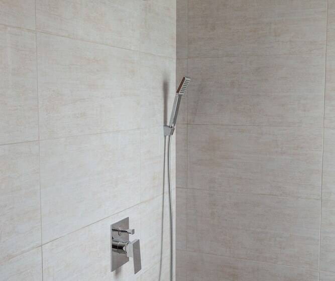 Hotel Crown Properties