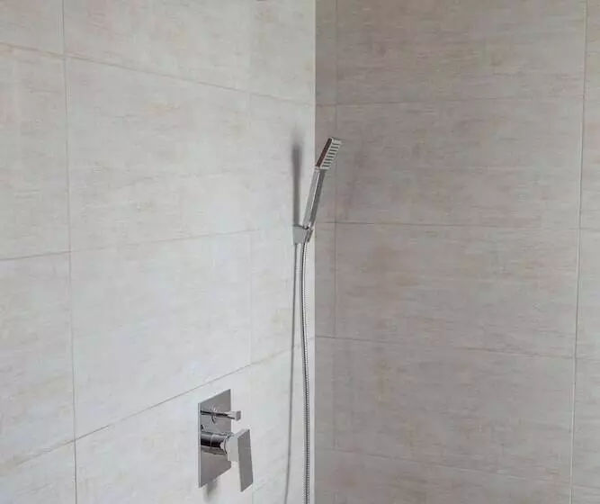 هتل Crown Properties