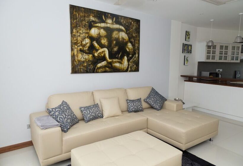 Hotel Crown Properties