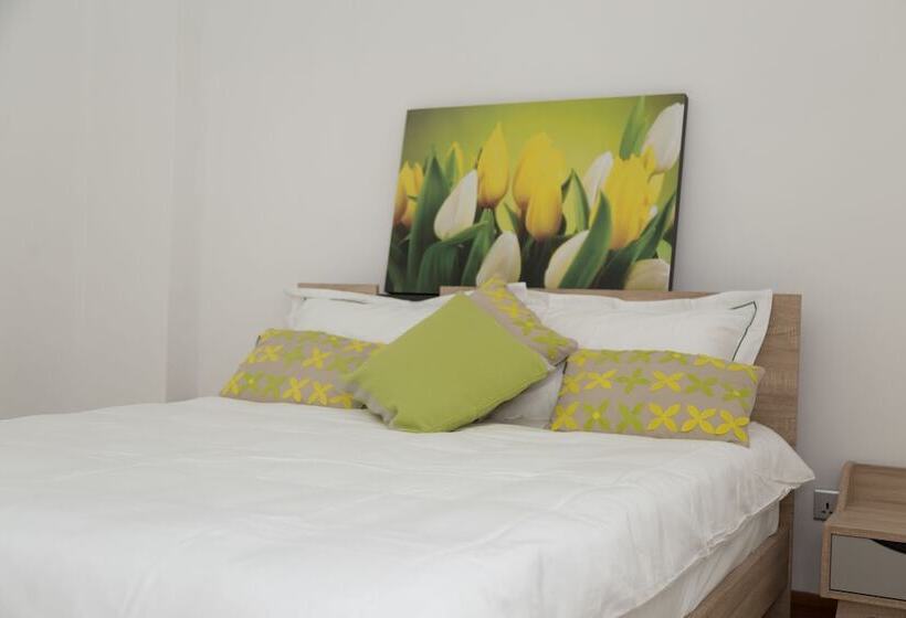 Hotel Crown Properties