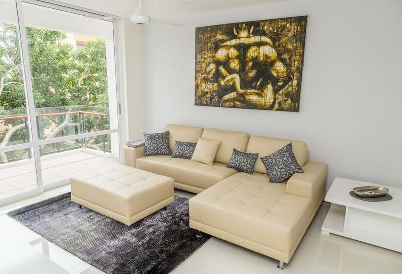 Hotel Crown Properties