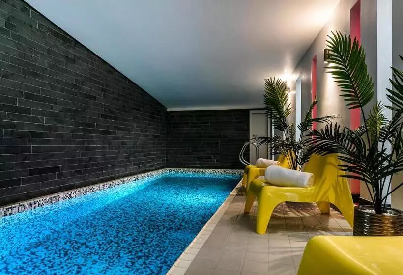 هتل Dome House