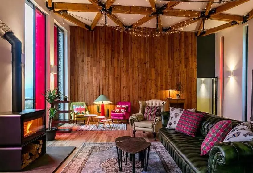 هتل Dome House