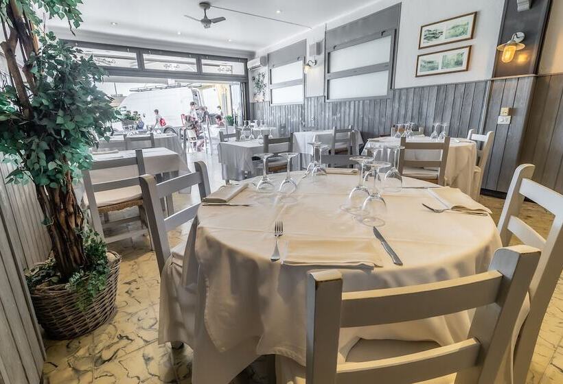 فندق Fonda Can Dalfó By Vivere Stays