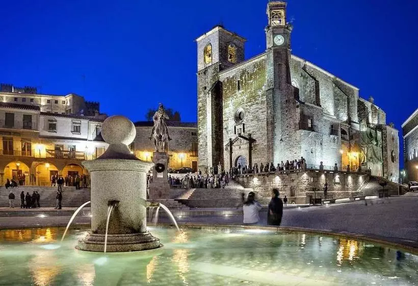 Hotelli Gifsa Rural House Trujillo