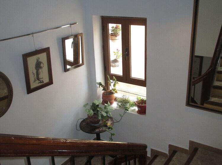 Отель Hostal Los Aromas