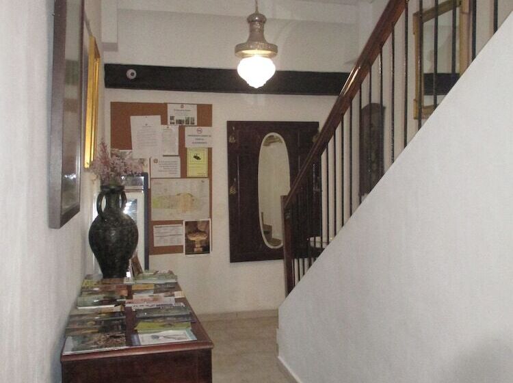 Отель Hostal Los Aromas