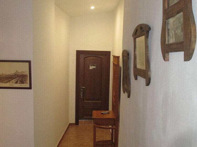 Отель Hostal Los Aromas