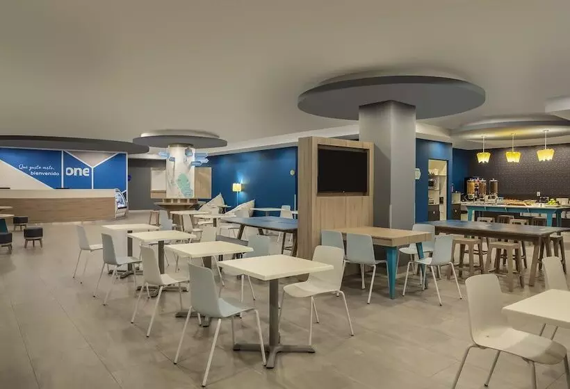 ホテル One Monterrey Tecnológico