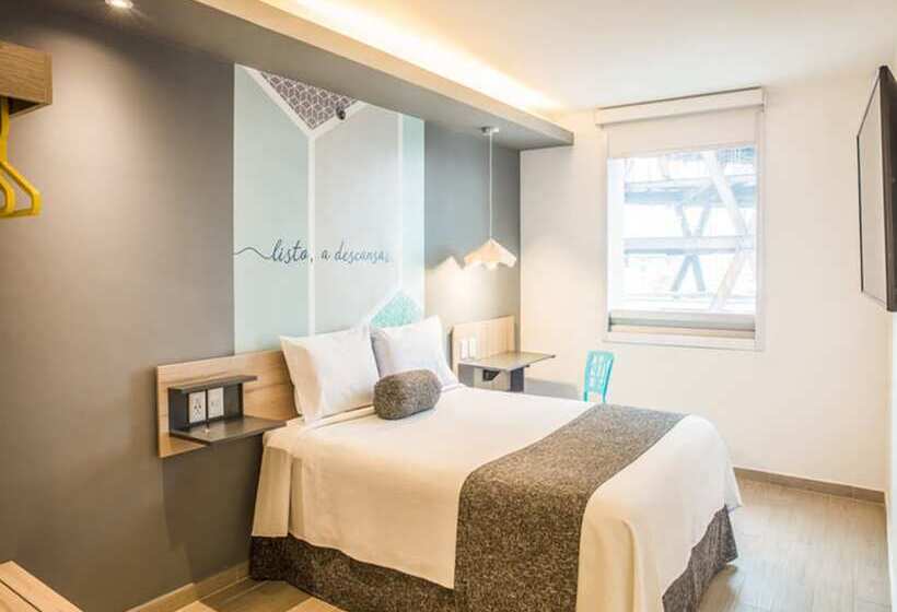 فندق One Monterrey Tecnológico