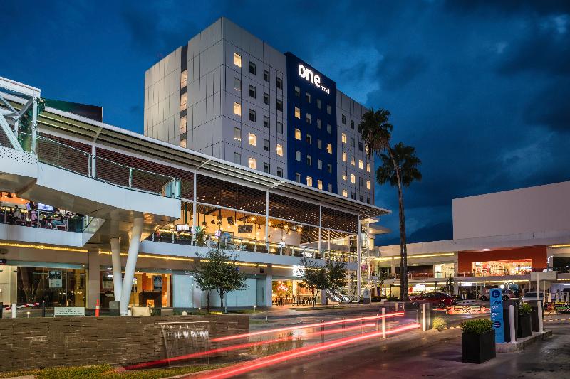 فندق One Monterrey Tecnológico