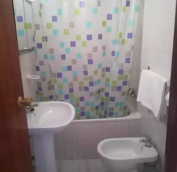 ホテル Pension La Linea