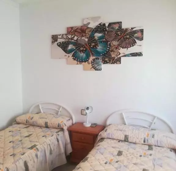 ホテル Pension La Linea