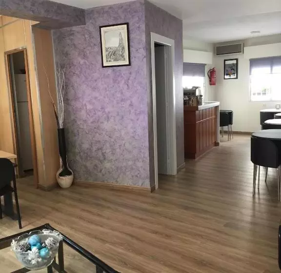 ホテル Pension La Linea