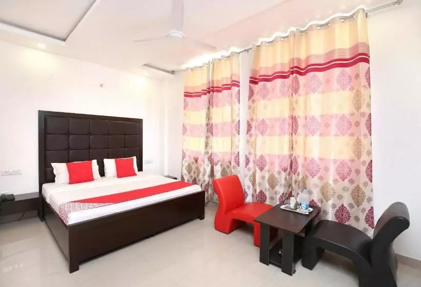 ホテル Fab Royal Plaza Zirakpur