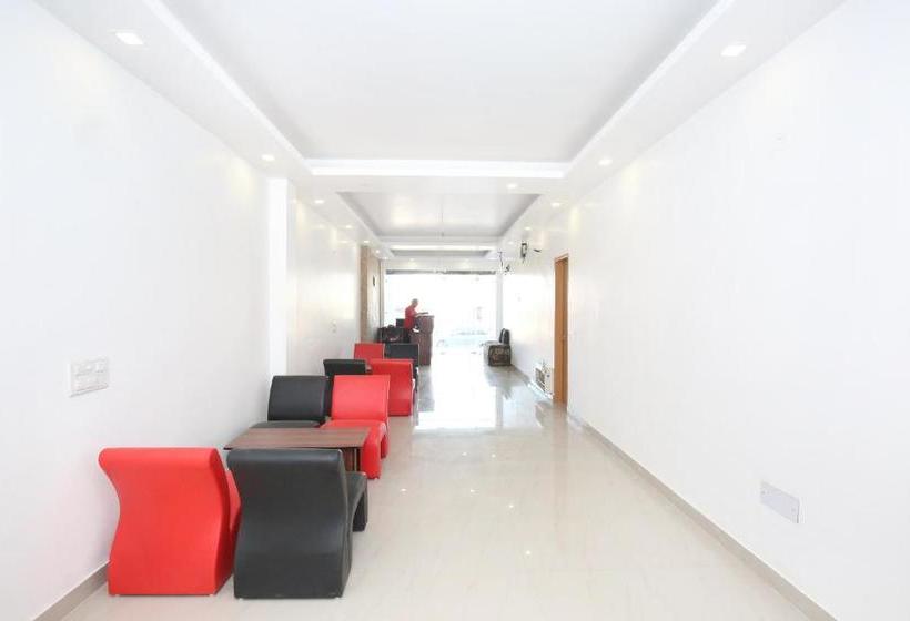 호텔 Fab Royal Plaza Zirakpur