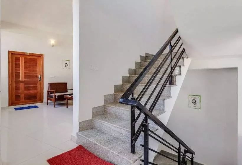 ホテル Treebo Vrindavan, 3 Km From Madikeri Fort