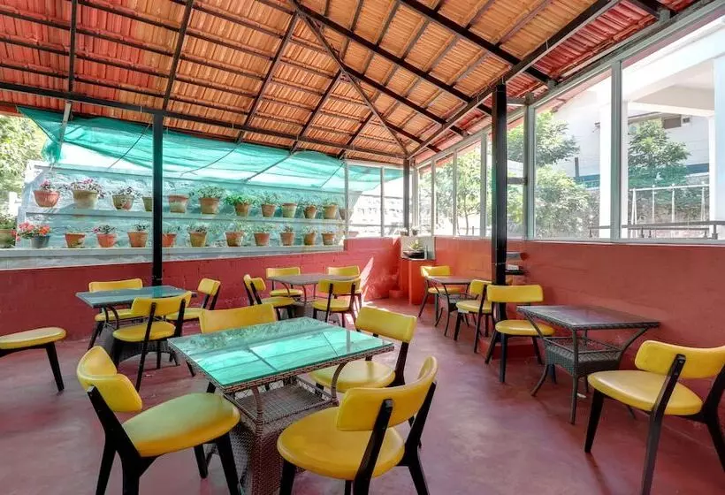 ホテル Treebo Vrindavan, 3 Km From Madikeri Fort