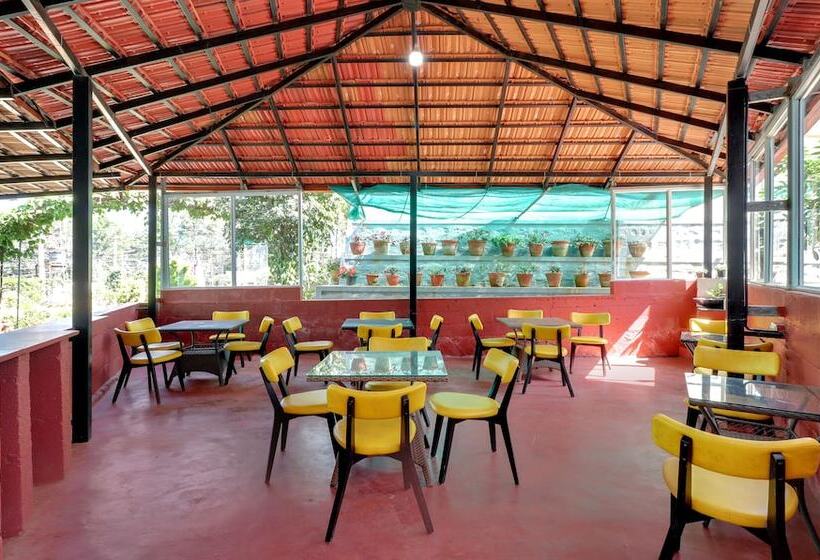 Hotelli Treebo Vrindavan, 3 Km From Madikeri Fort