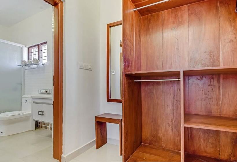 Hotelli Treebo Vrindavan, 3 Km From Madikeri Fort