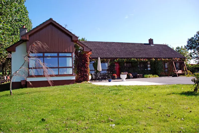 Bungalow Farmhouse B&b