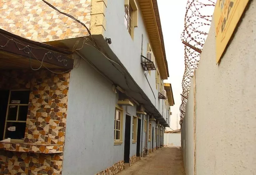 هتل Adesuwa Royal Guest House Abule
