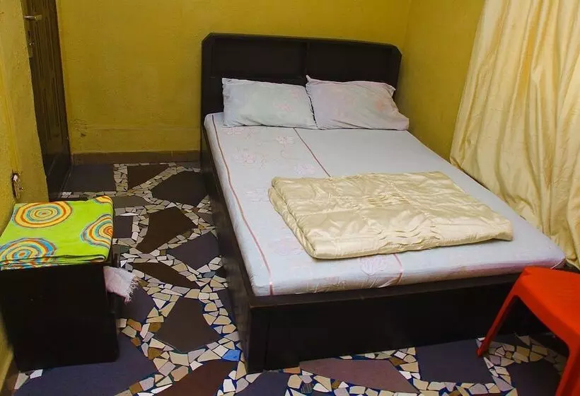 هتل Adesuwa Royal Guest House Abule