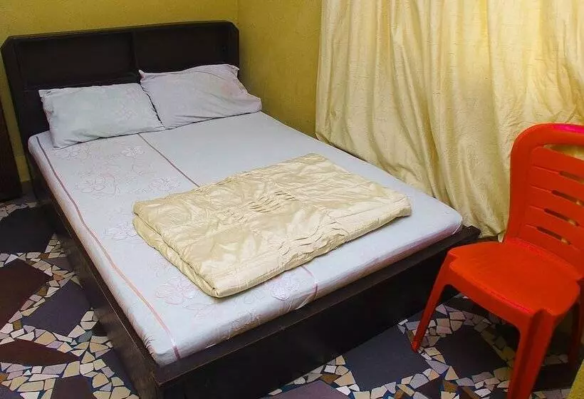 هتل Adesuwa Royal Guest House Abule
