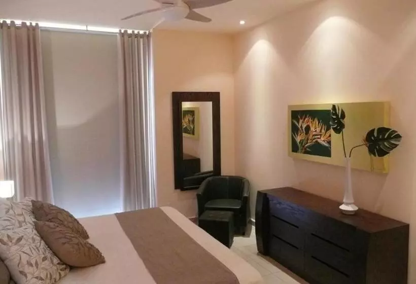 Hotelli La Joya By Destino