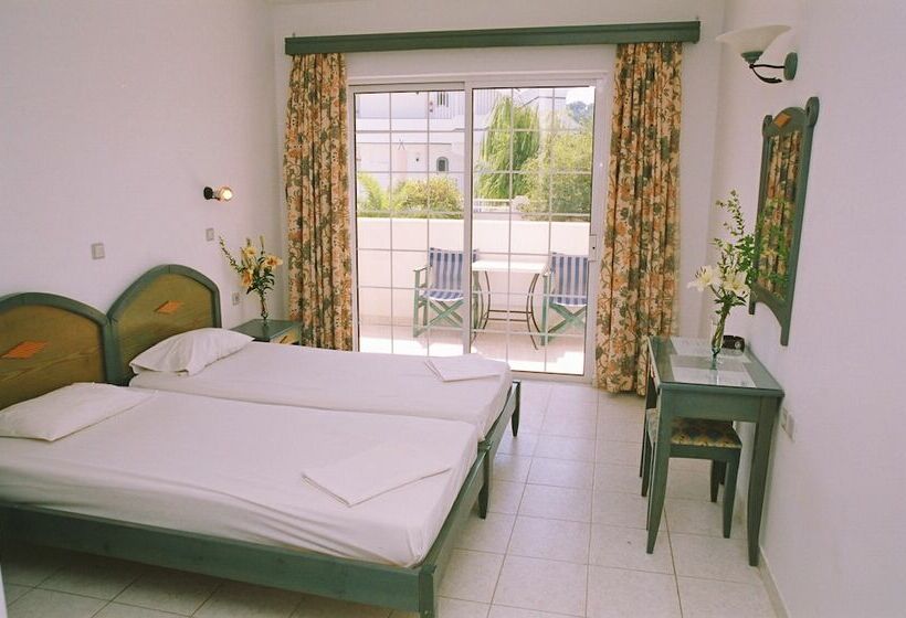 هتل Michaelo Studios