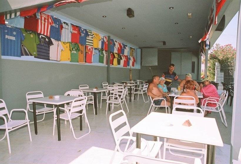 هتل Michaelo Studios