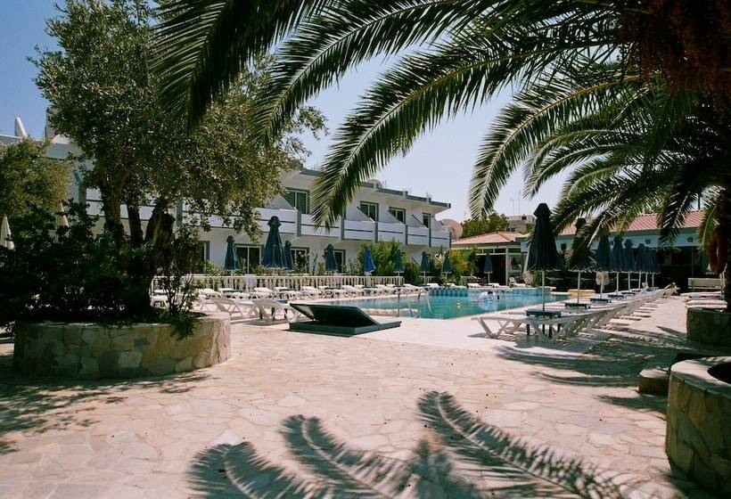 هتل Michaelo Studios