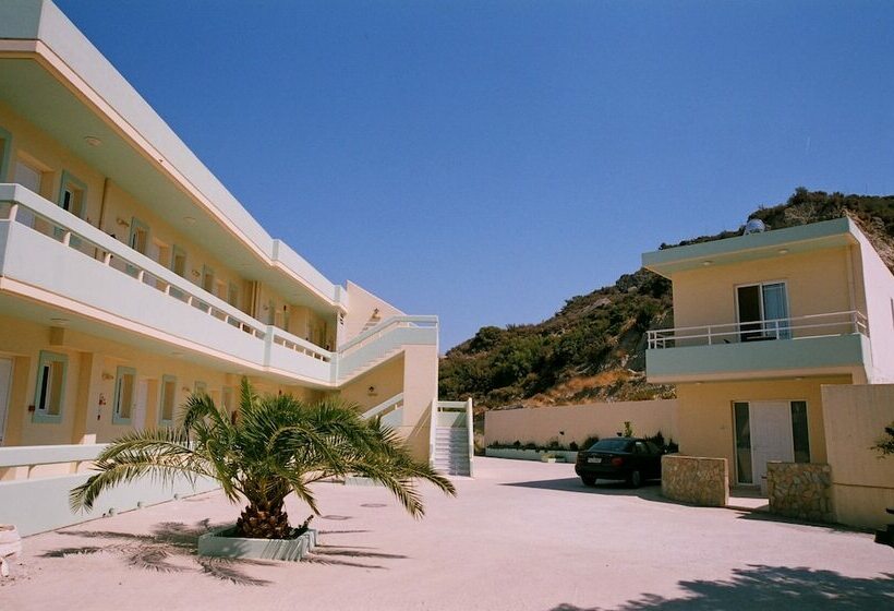 هتل Michaelo Studios