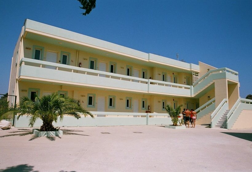 هتل Michaelo Studios