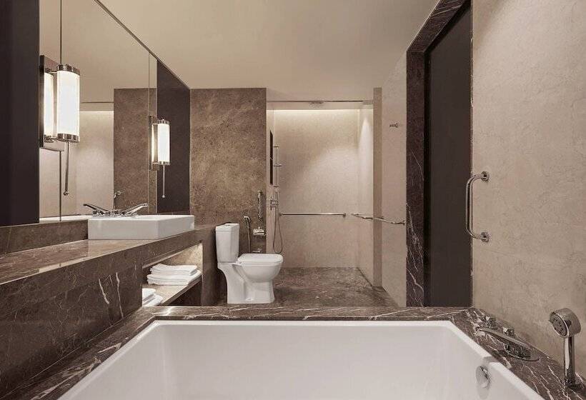 هتل Renaissance Bengaluru Race Course