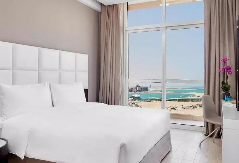 هتل Staybridge Suites Doha Lusail, An Ihg
