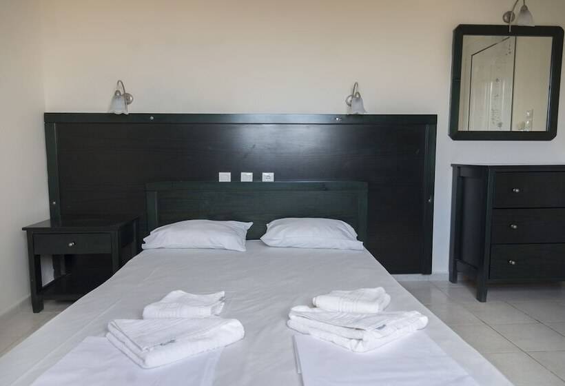 Hôtel Sunset Studios & Apartments By Estia