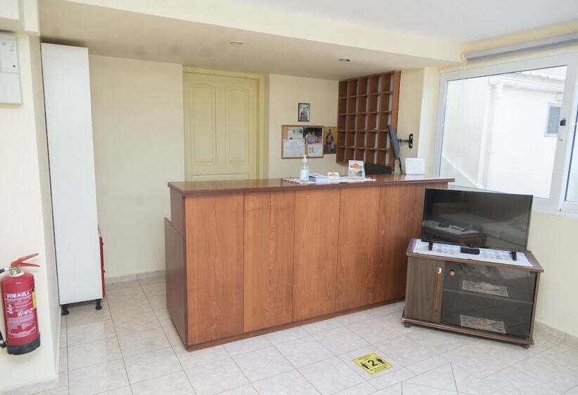 Hôtel Sunset Studios & Apartments By Estia