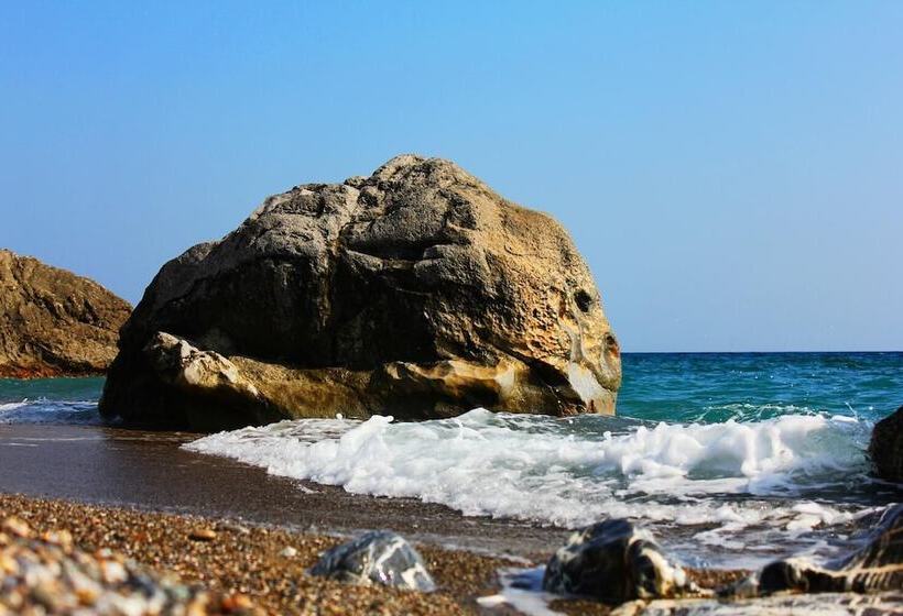 Hotel Triton Authentic Cretan